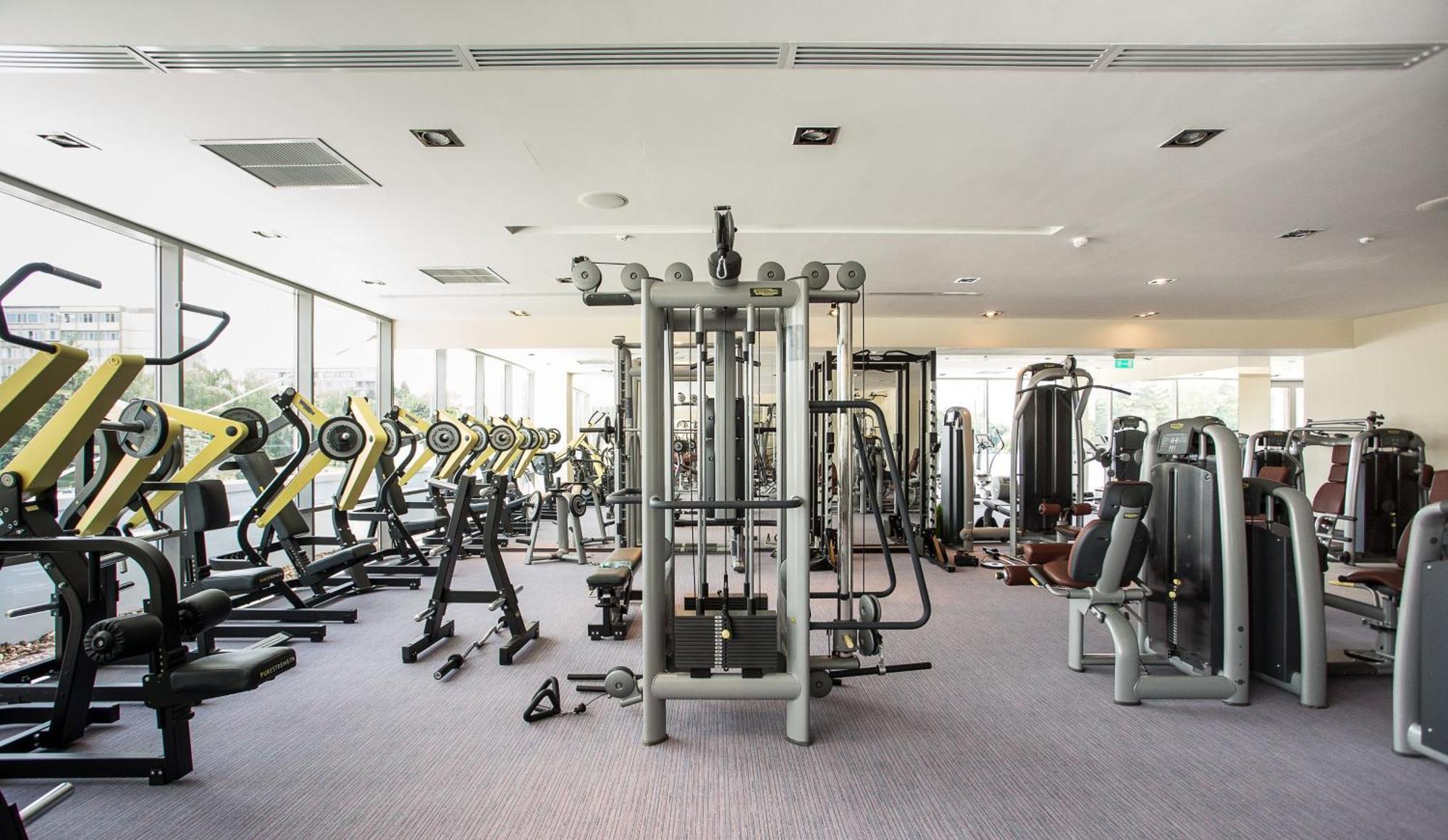 Kronwell Brasov Hotel Екстер'єр фото