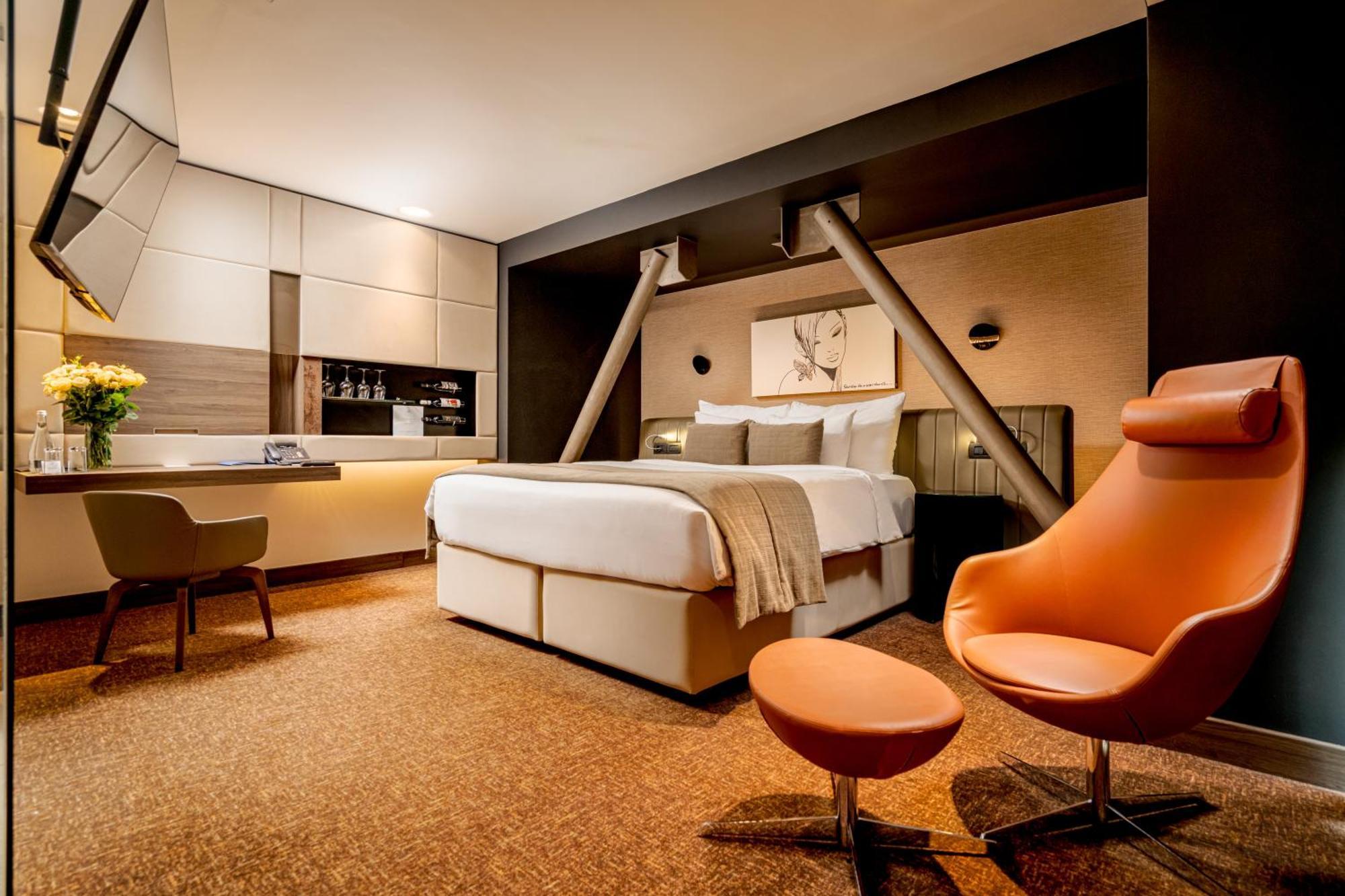 Kronwell Brasov Hotel Екстер'єр фото